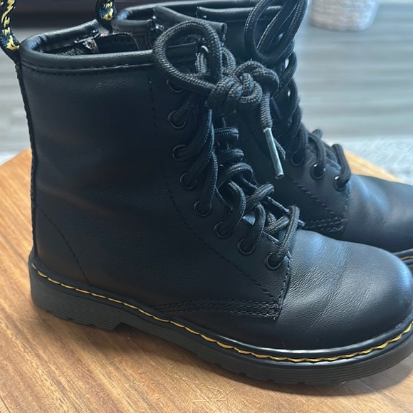 Trendy Kids Black Leather Boots - Picture 7 of 11